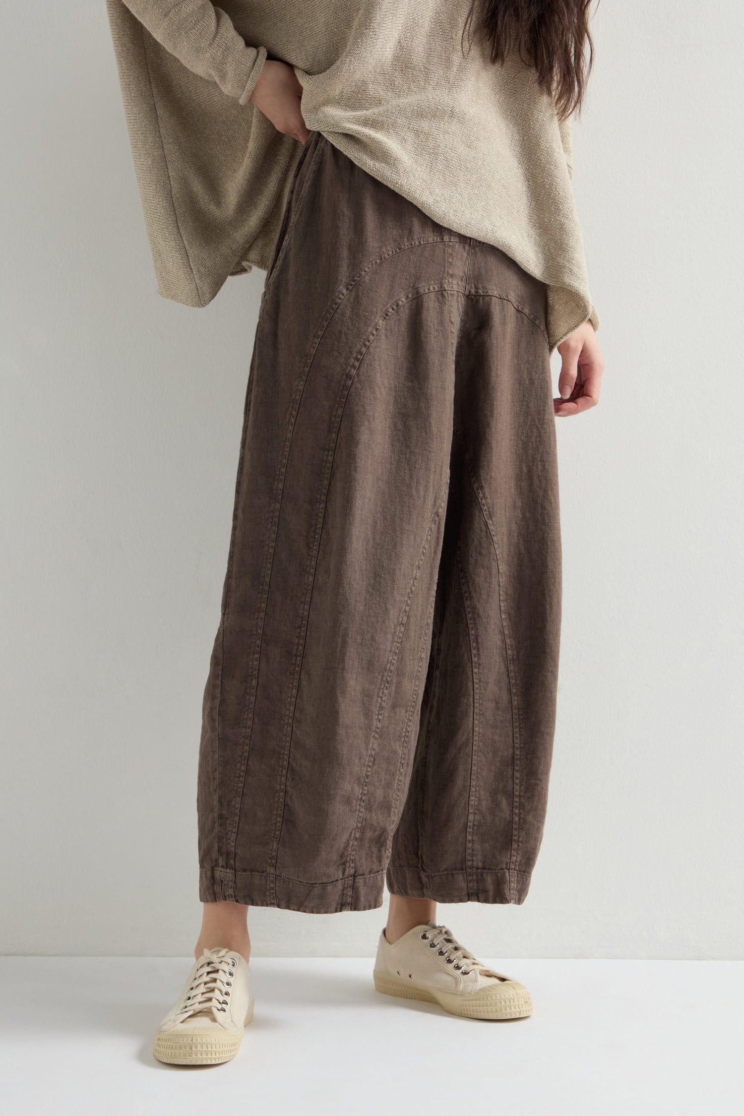 Curved Seamed Linen Trouser