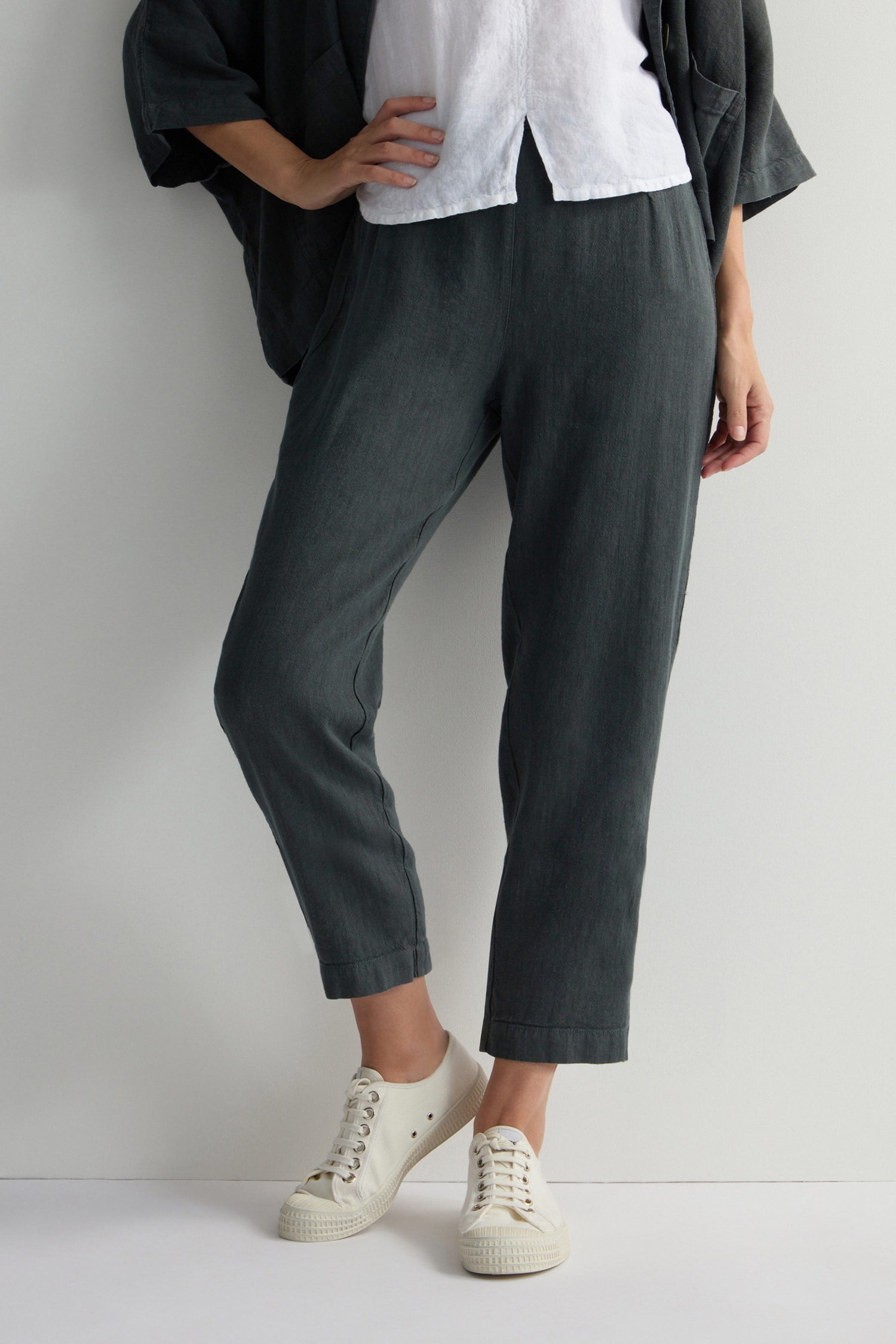 Twisted Linen Slim Trouser