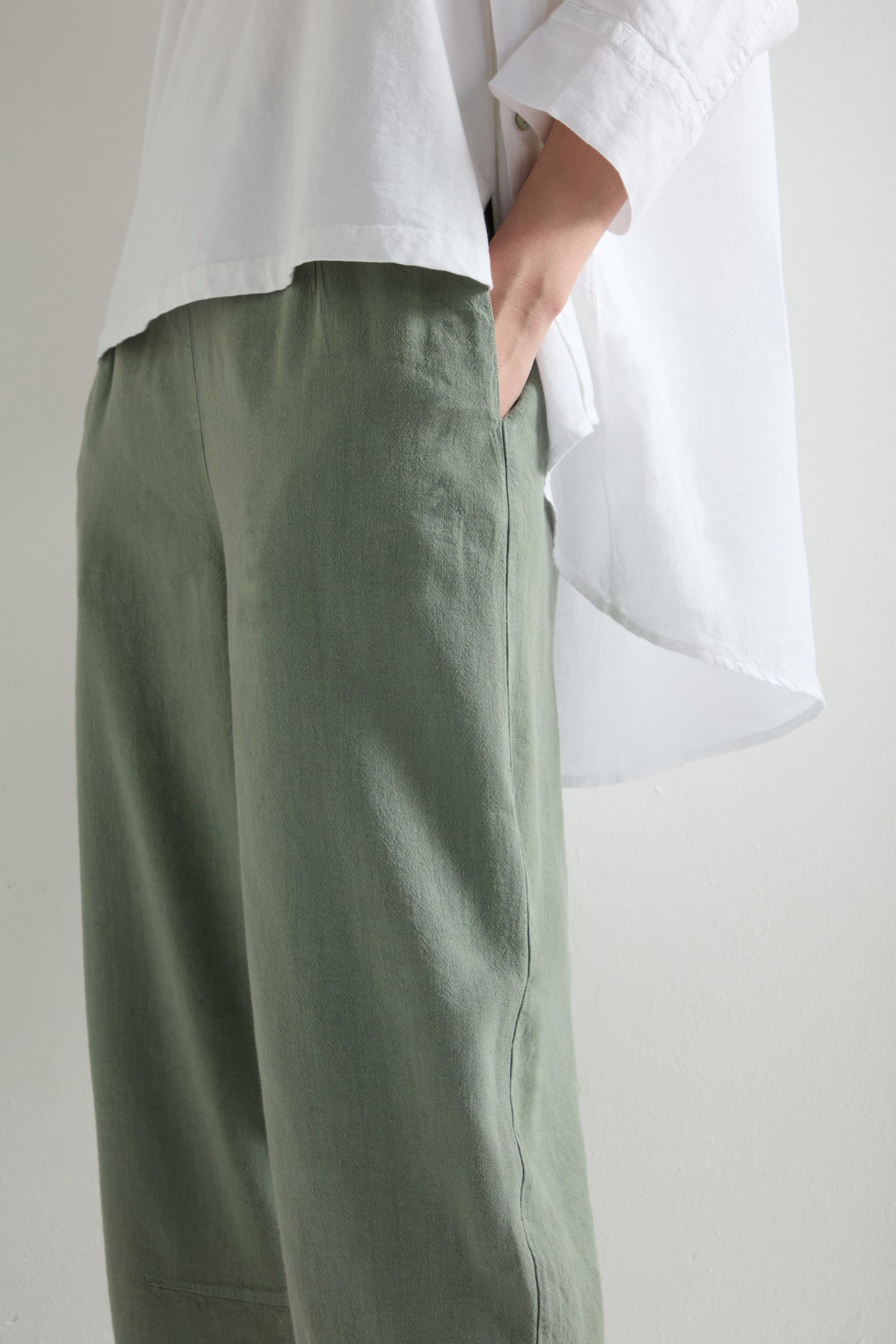 Twisted Linen Crop Bubble Trouser