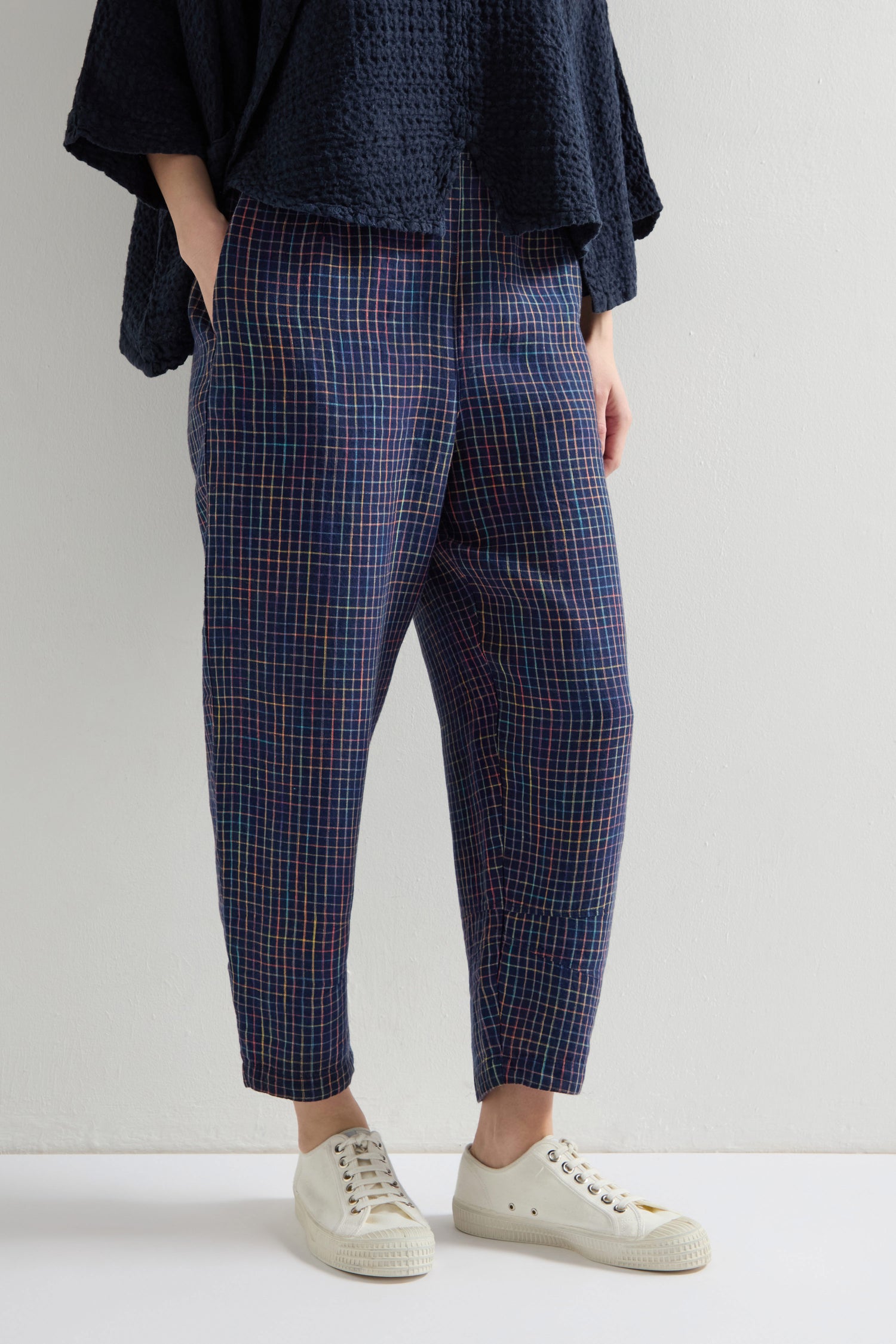 Linen Navy Space Dye Check Bubble Trouser