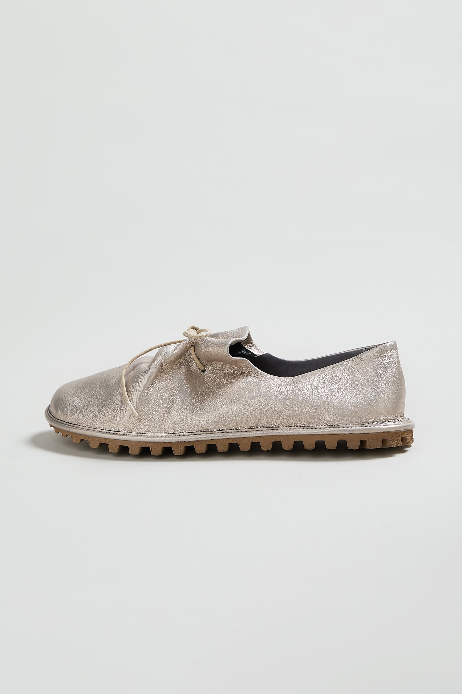 The Crushed Leather Lace Up Shoes, style LOFI9944-SS26 in metallic beige, have a textured rubber sole and are shown from the side on a plain white background.