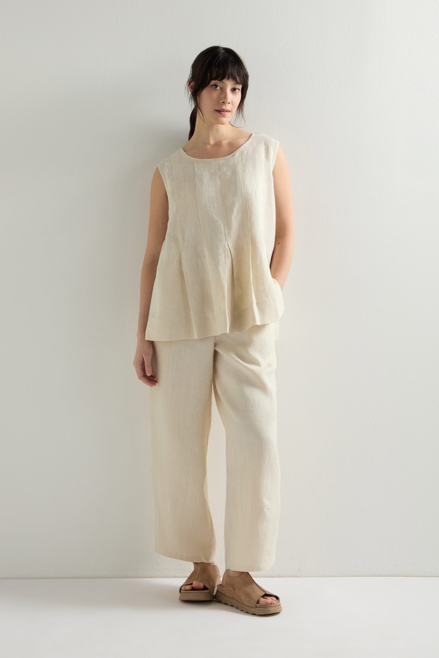 Linen Pleat Vest