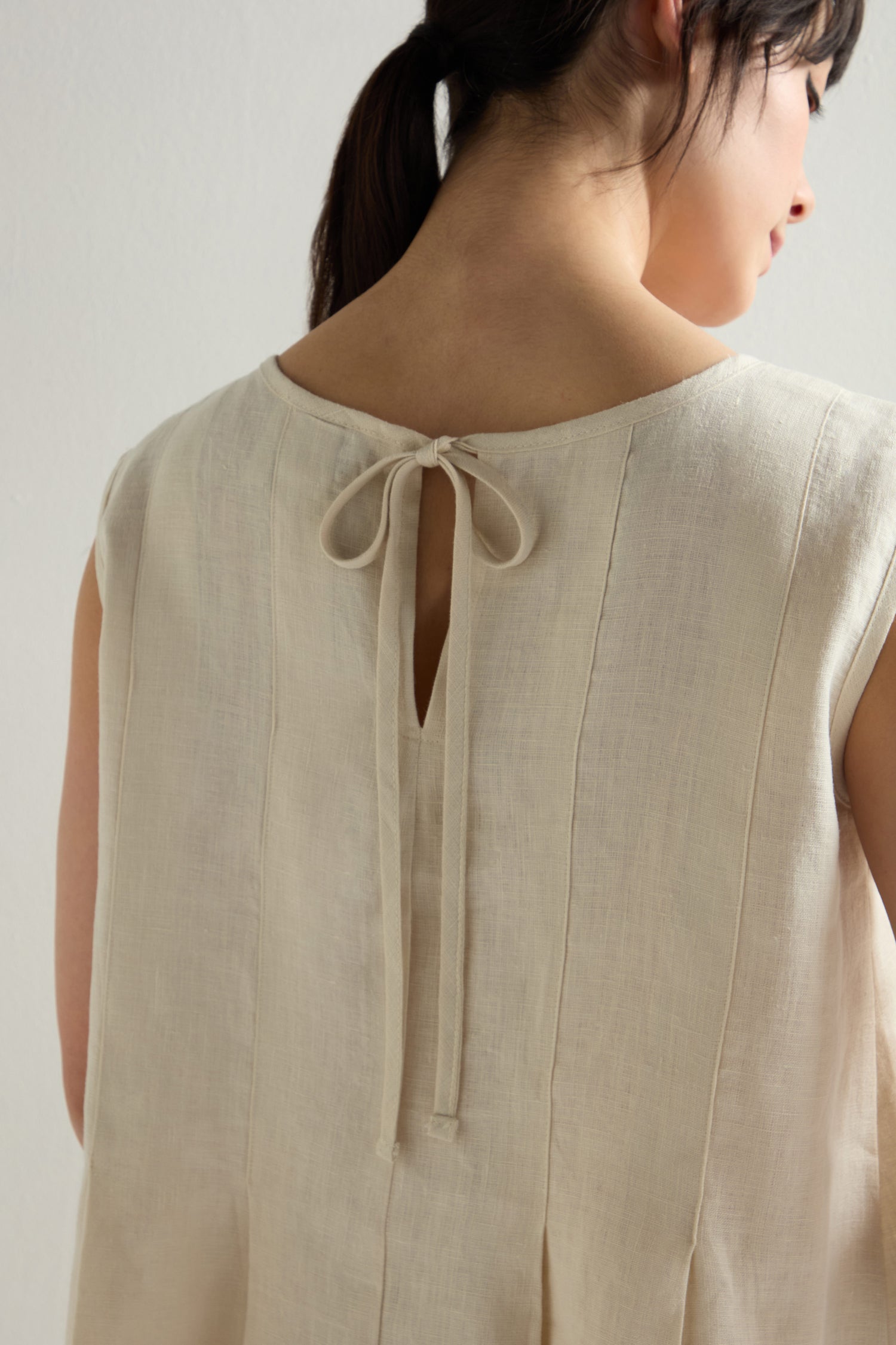 Linen Pleat Vest